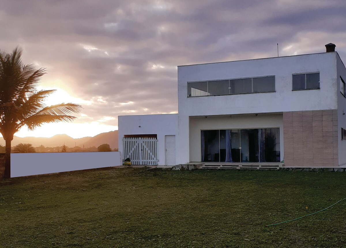 Casa em frente ao mar!