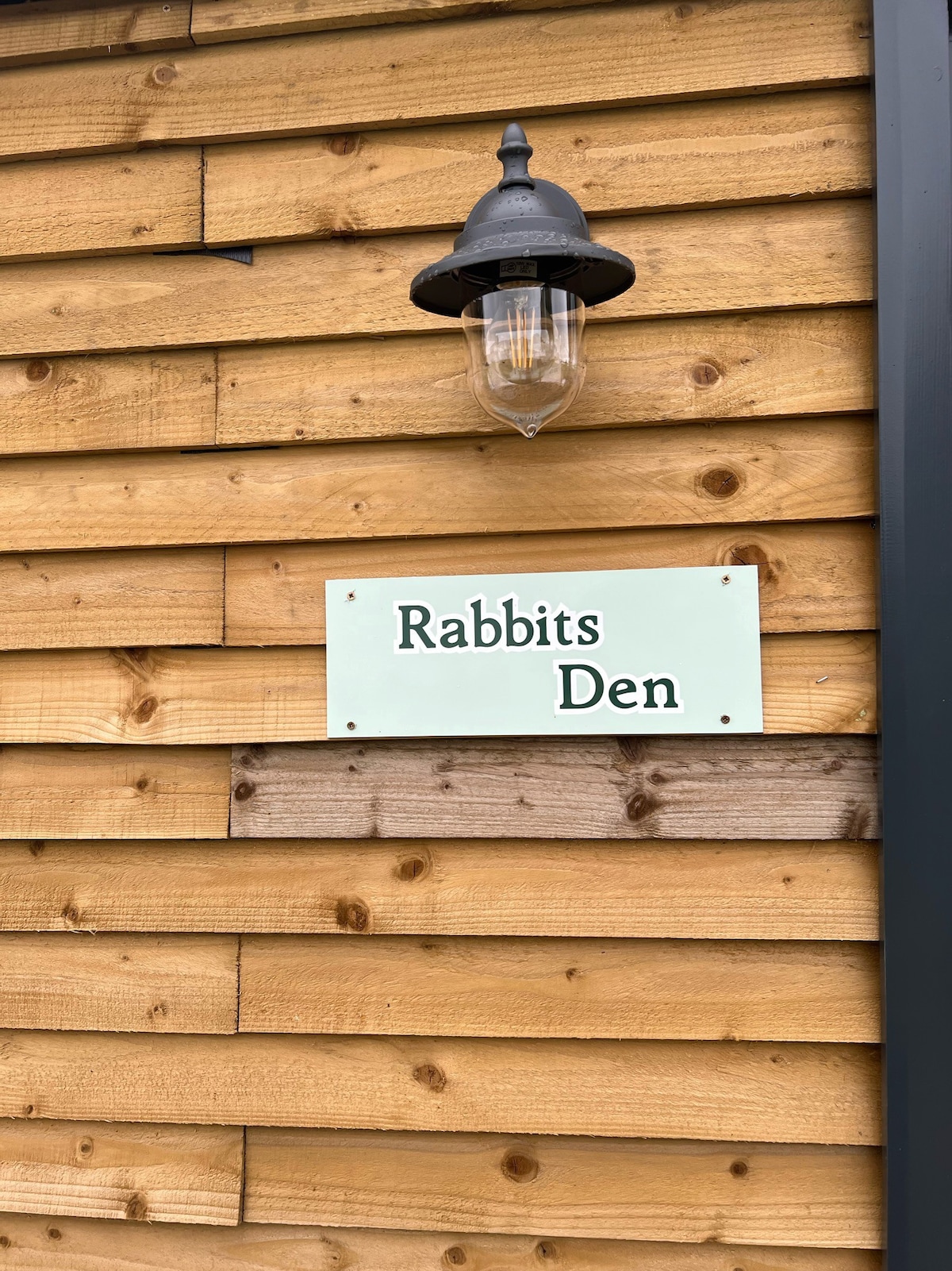 Rabbits Den