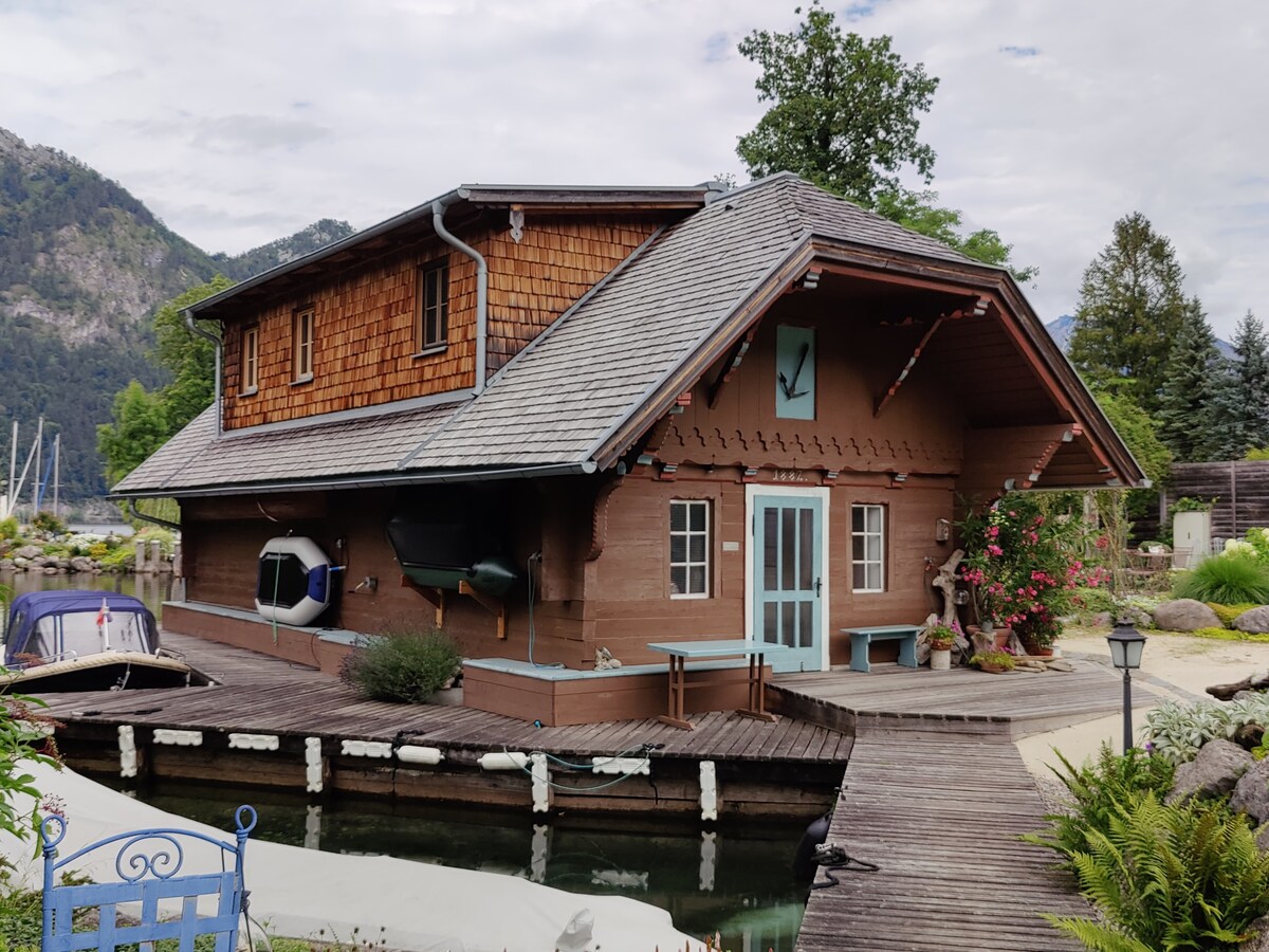 Wohnen im Bootshaus ( Villa Schrötter ) am See