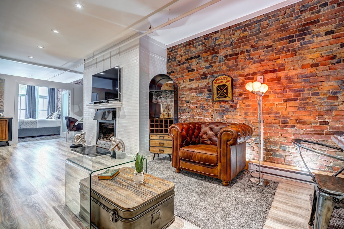 Classy Loft Central Old Montreal 3 bedrooms 3 bath