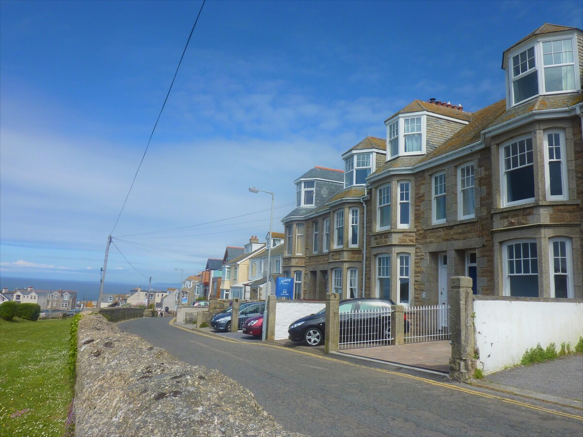 House in St Ives with Sea Views and parking.