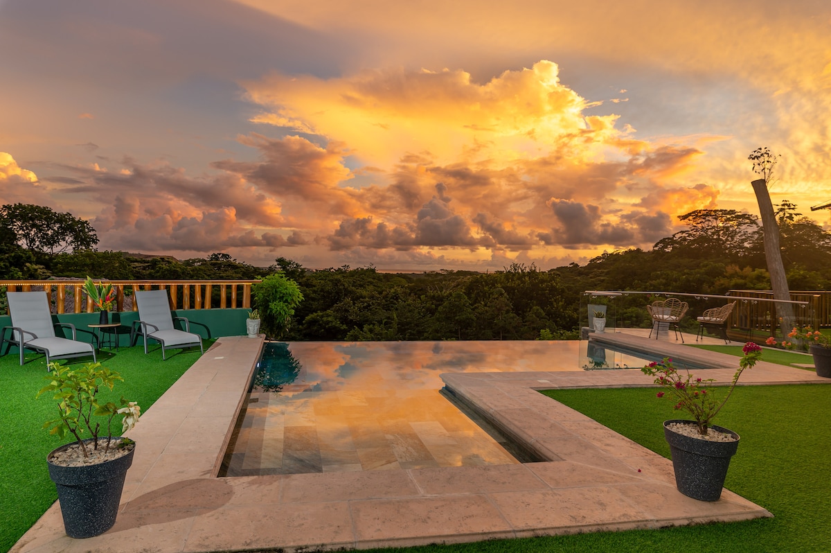 Ocean View Wooden Villa - Villa Melina