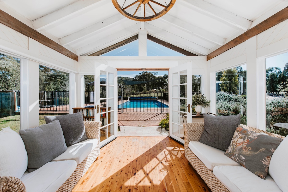 Wilpine: Poolside Country Luxury near Town