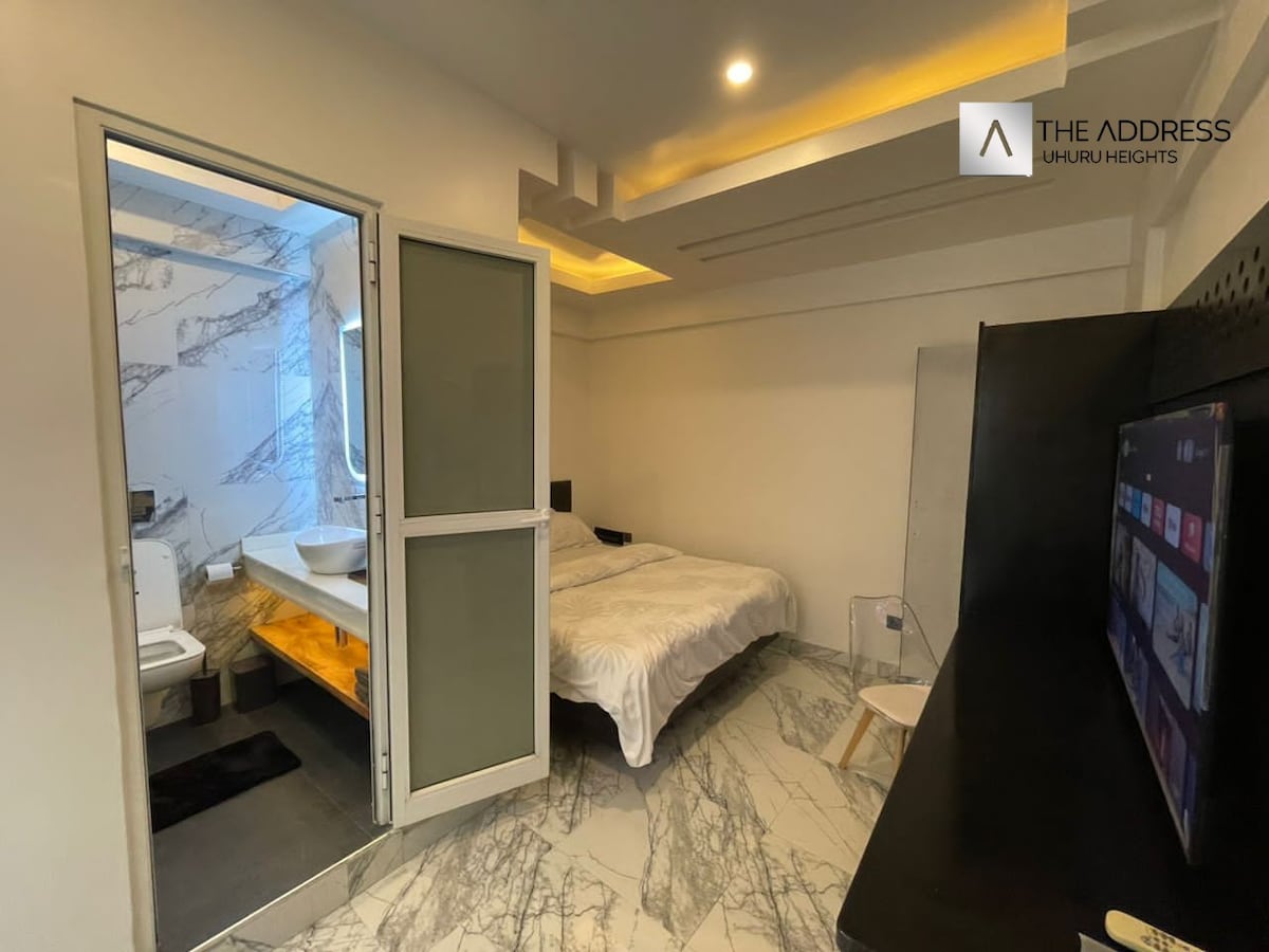 Ultra Luxury Downtown Serviced Studio Apartment