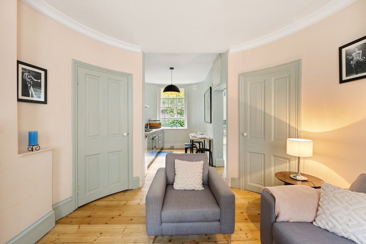 Russell Square Retreat - 2 Bed Victorian Home