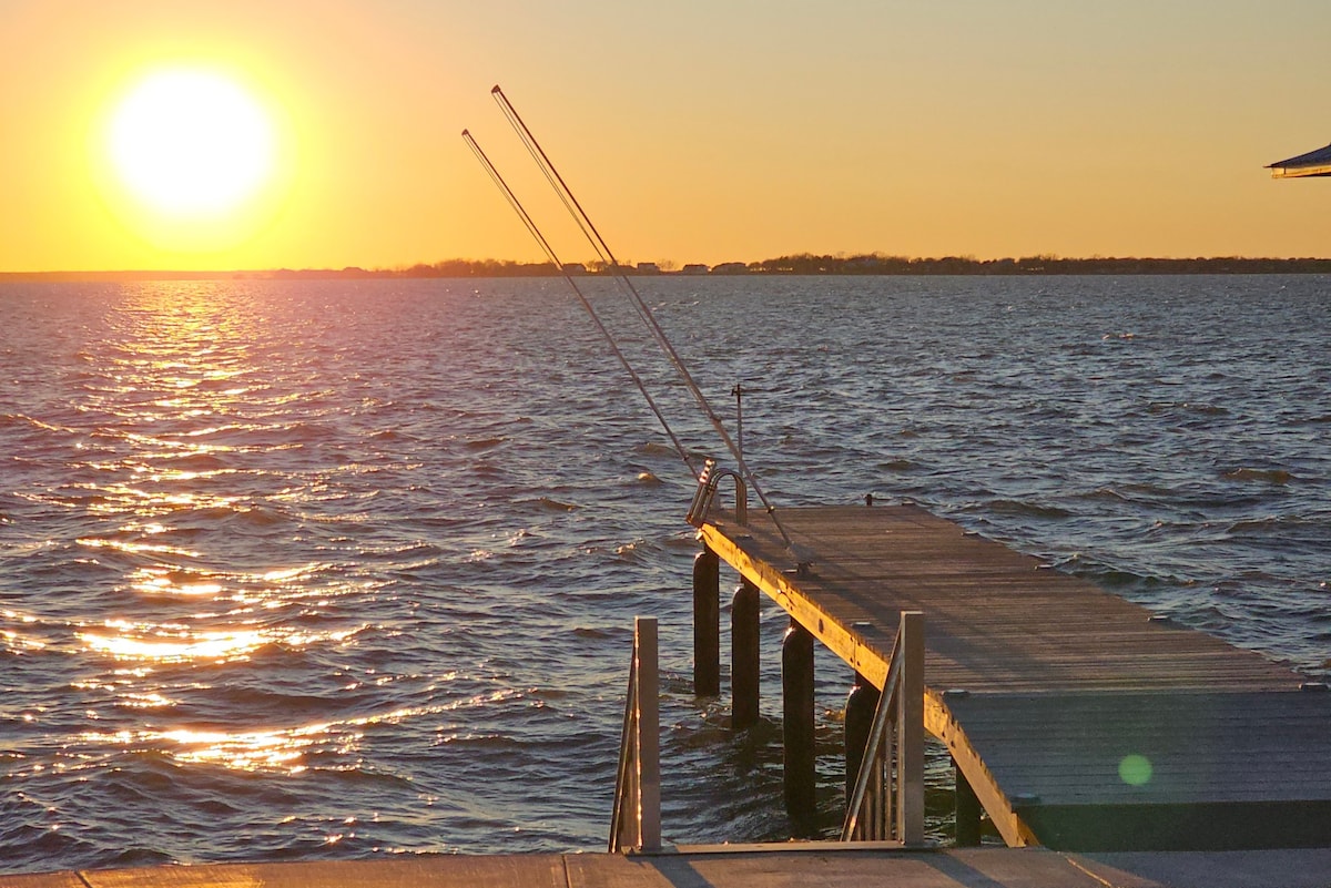 Ladies Retreat RV cottage @ Richland Chambers Lake