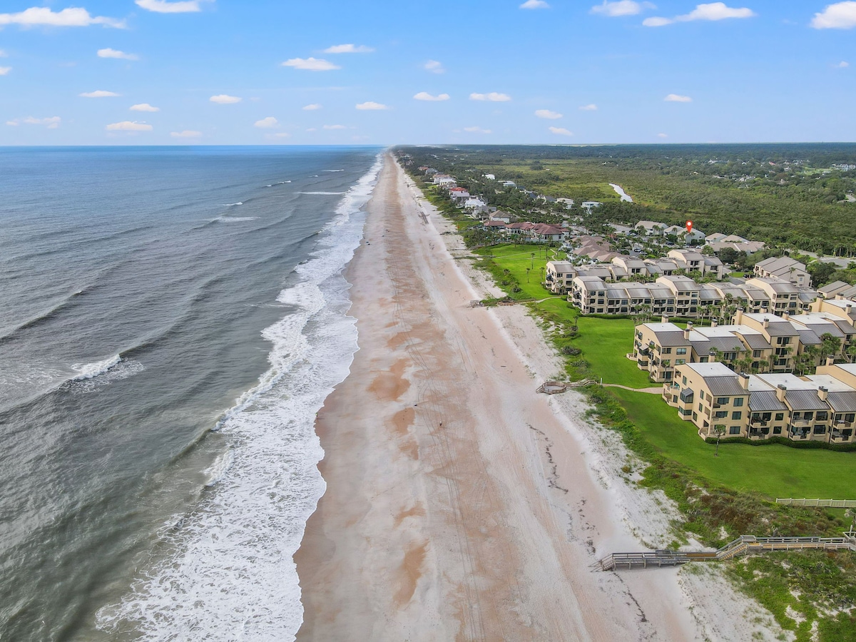 Luxury Condo on Private Beach