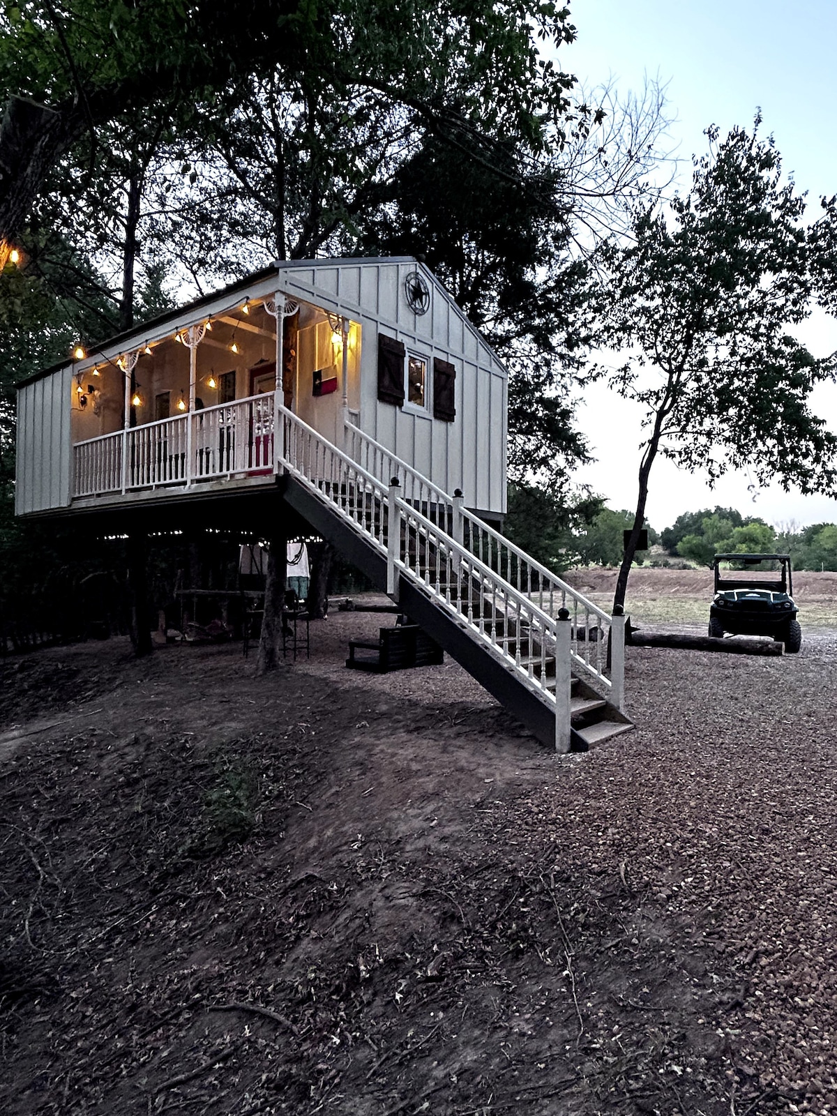 Yellowstone Treehouse, Come to the country