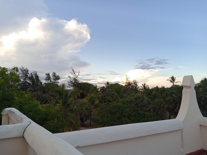 3 bedroom villa - directly on Malindi beach
