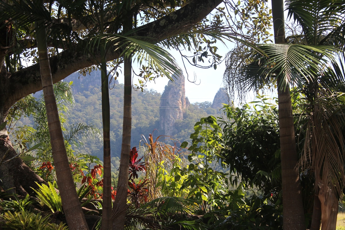 Mist Retreat Nimbin ，欣赏壮丽的景色和野生动物