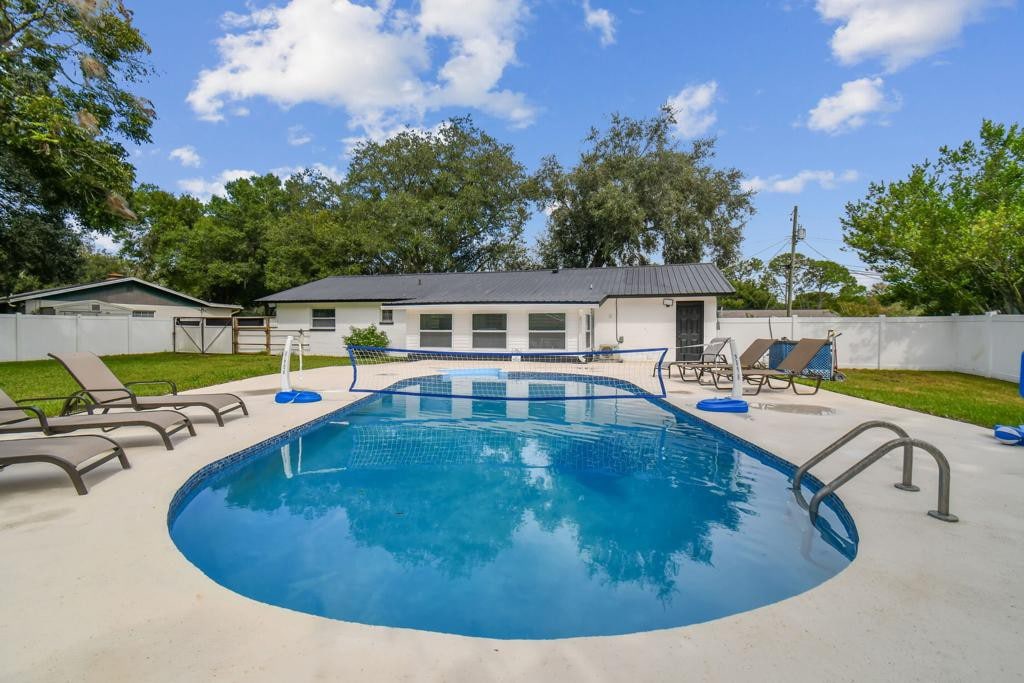 NEW! Resort Style 5bed/2bath home with pool