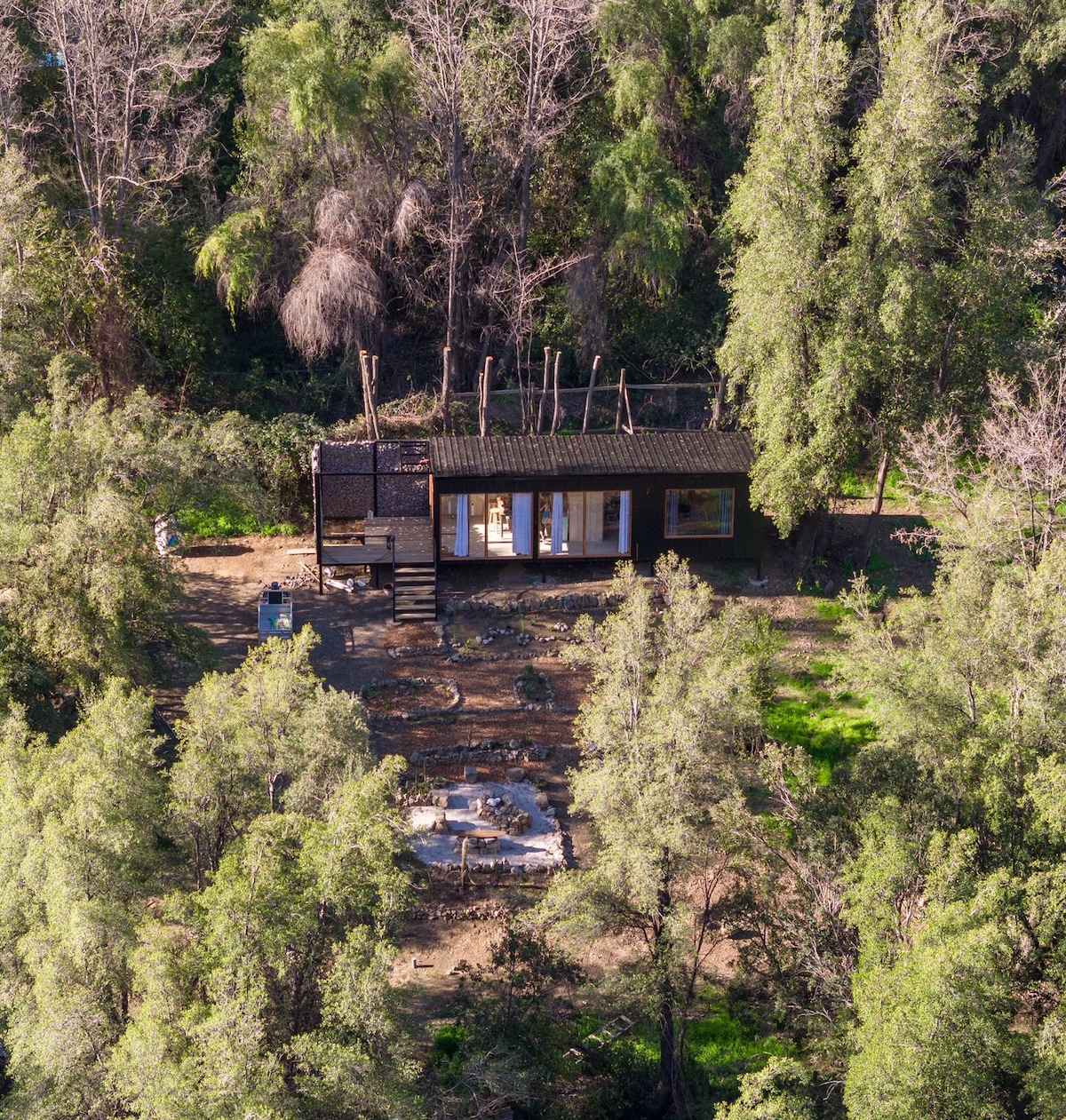 Moderna cabaña de montaña