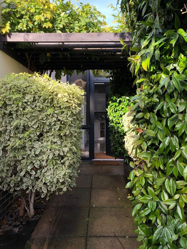 Private garden oasis in central Bristol