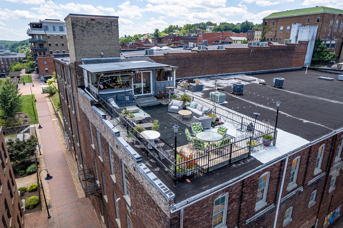 Downtown LYH Rooftop Deck | Ideal for Small Events