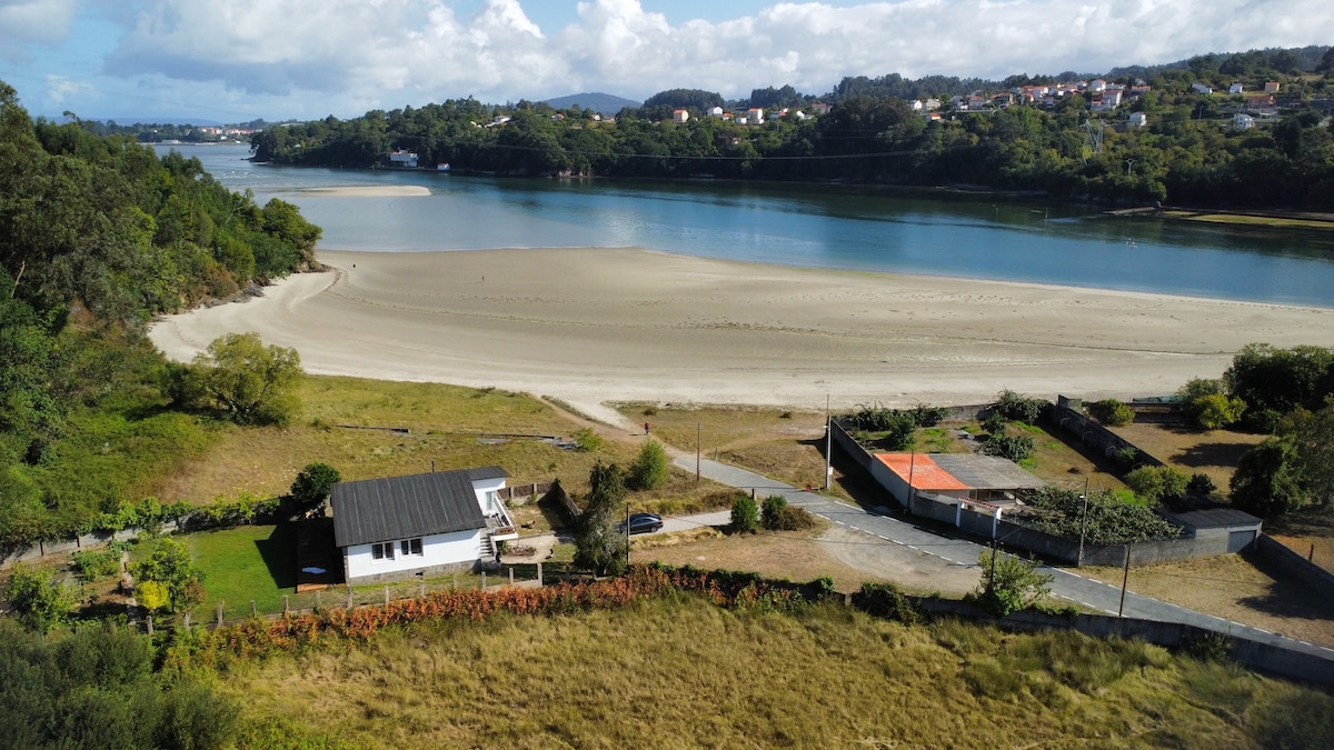 Casa en la playa. O Pedrido