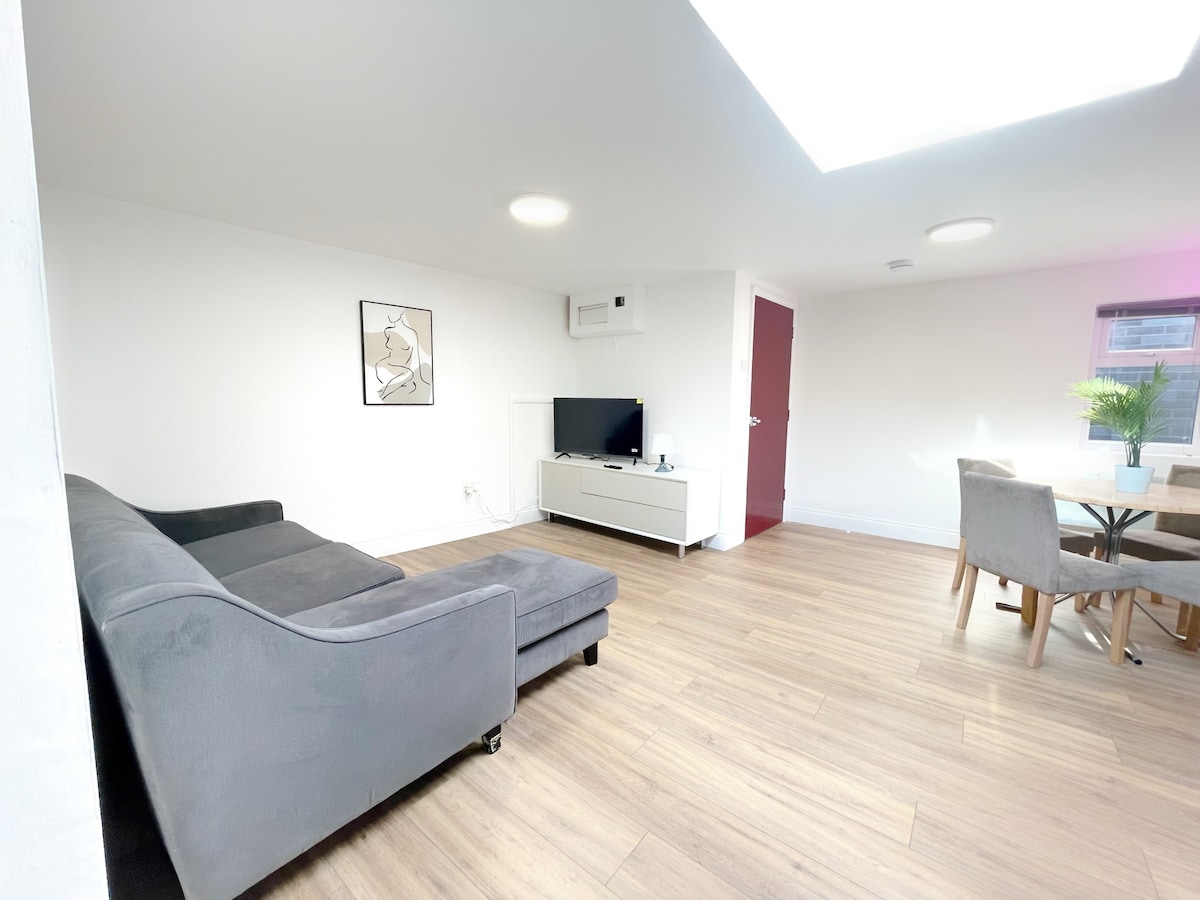 Prime Woolwich 2 Bed Gem