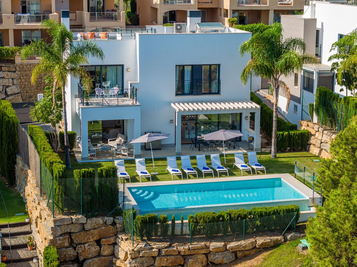 Vacation Marbella Villa I Infinity Pool, Sea View