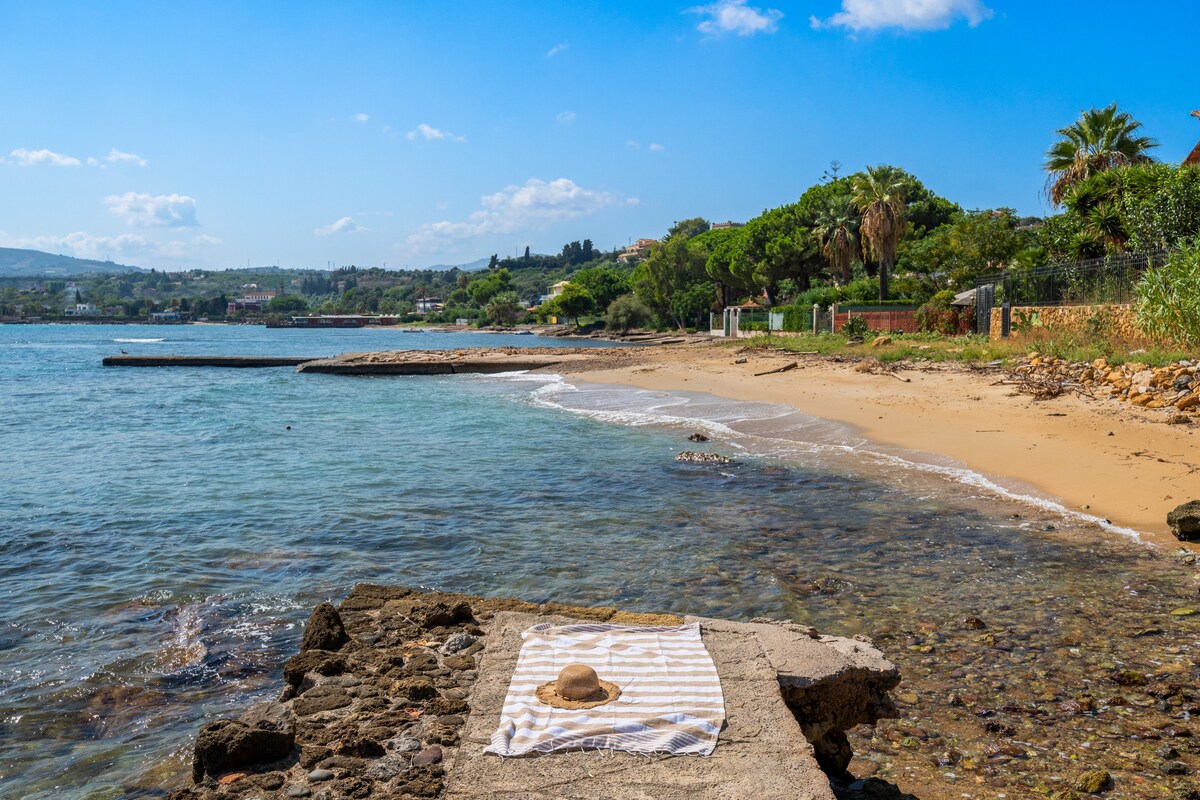 Casa sul mare su due piani