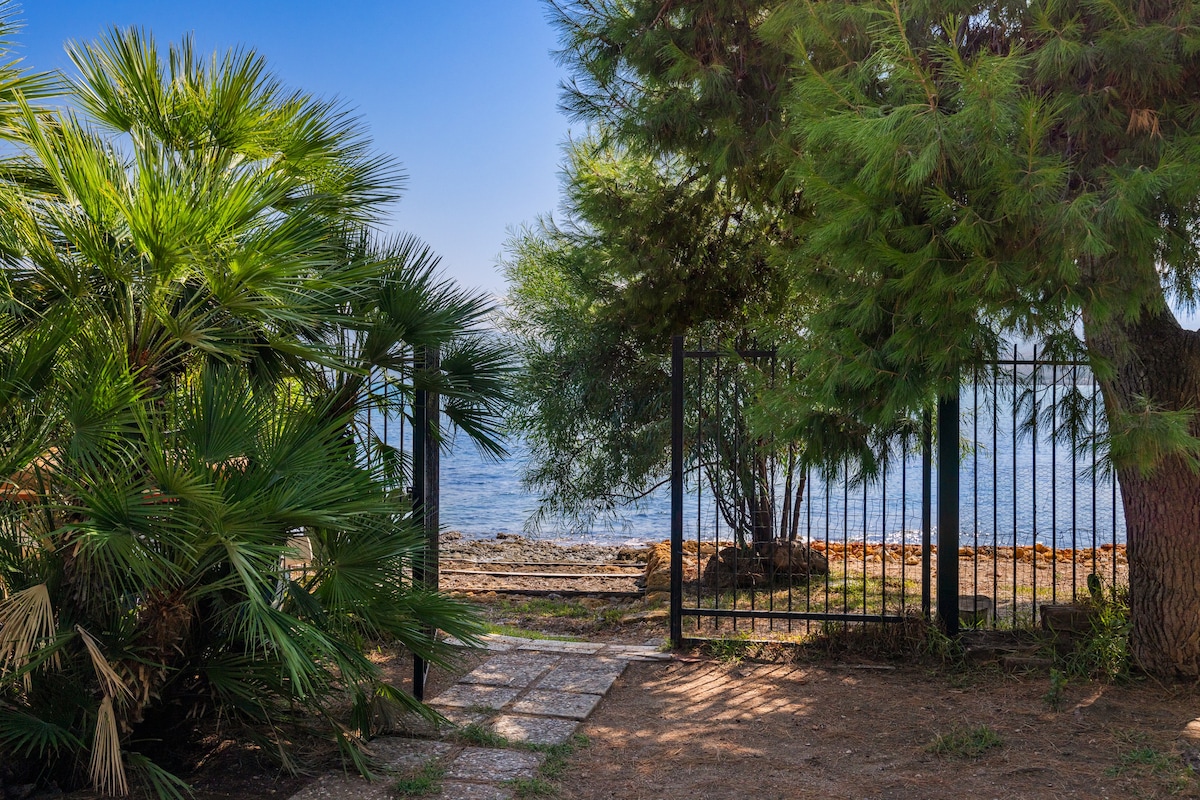 Casa sul mare su due piani