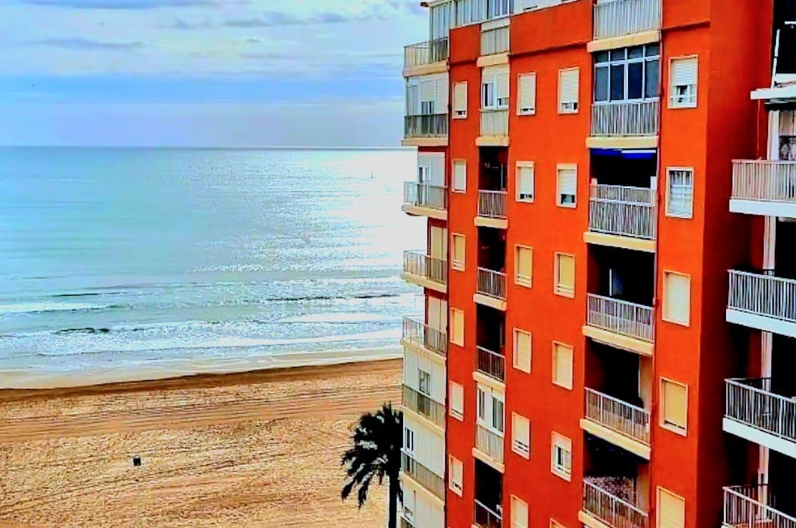 Ático moderno con vista al mar a 1 min de la playa