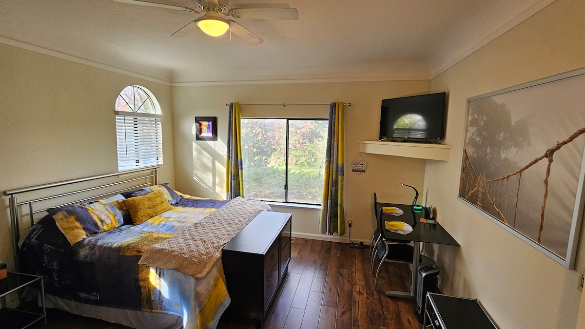 Luxurious 1 Bedroom Suite with private patio