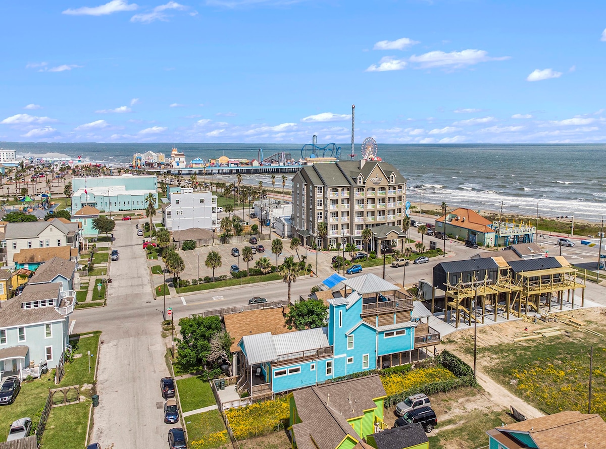 SEA views and CITY sites, Central Beach Getaway