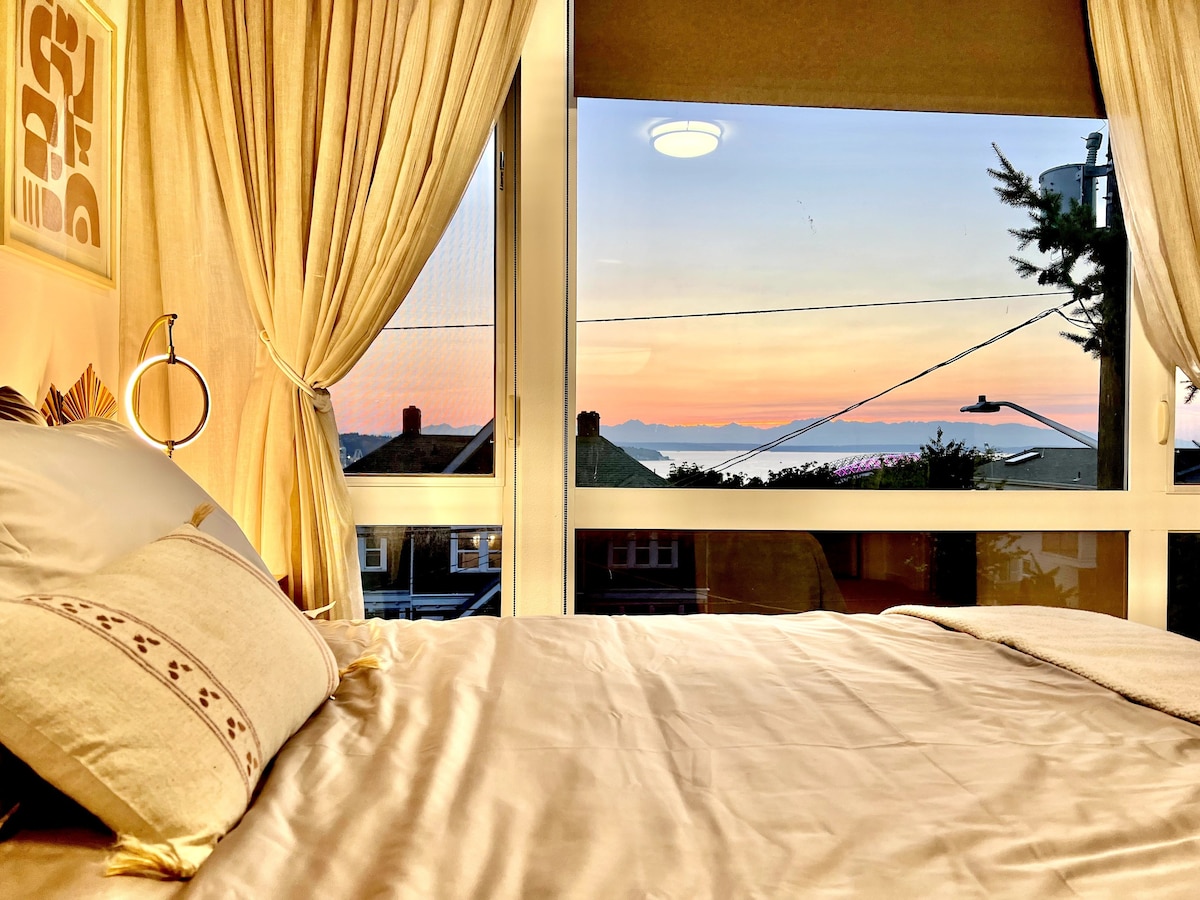 Sunsets, Mountains and Bay Views, Rooftop Delight!