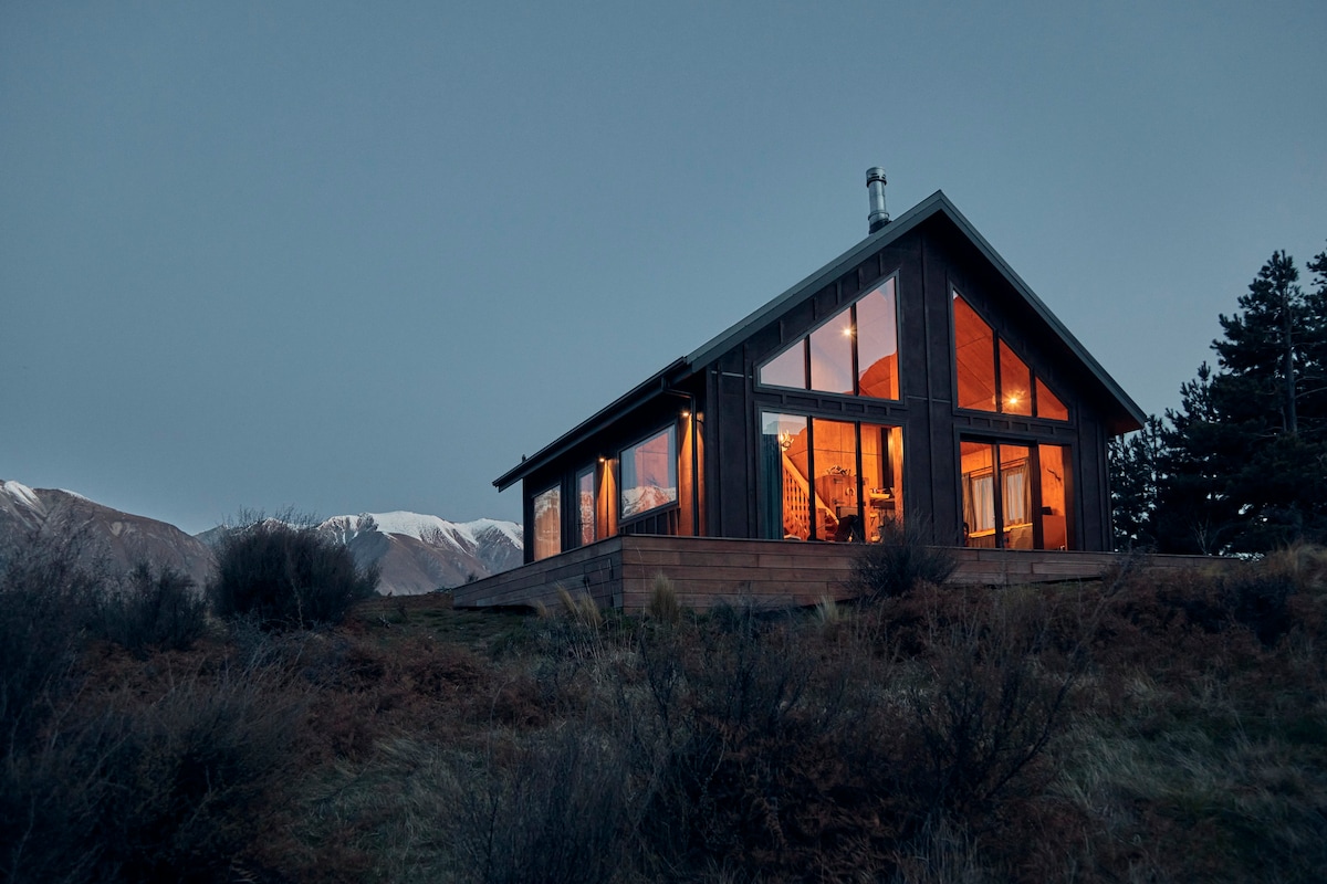 The Temple Cabin - Remote Wilderness Comfort