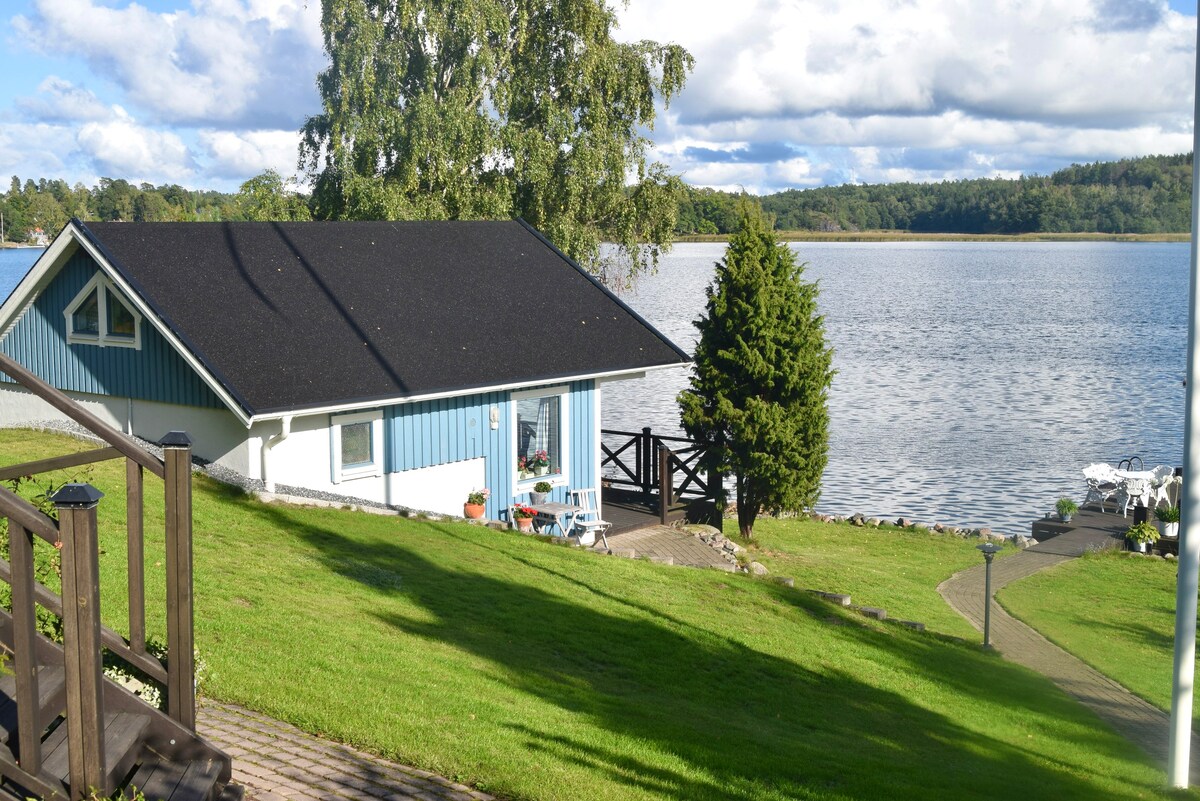 Sjöstuga/gästhus i skärgården.