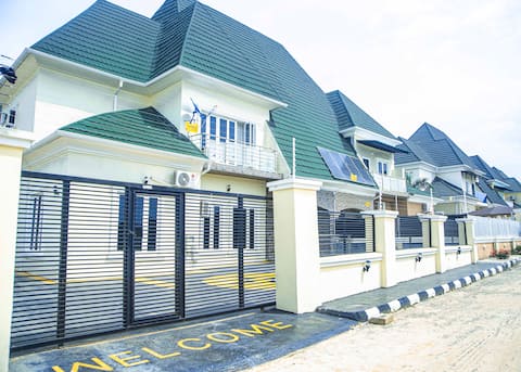 Gorgeous 4 Bedroom Duplex River Park Estate, Abuja
