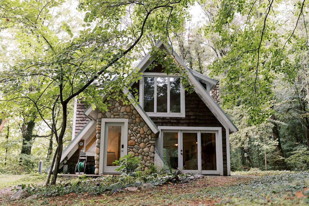 Idyllic A-frame in Michigan’s Harbor Wine Country