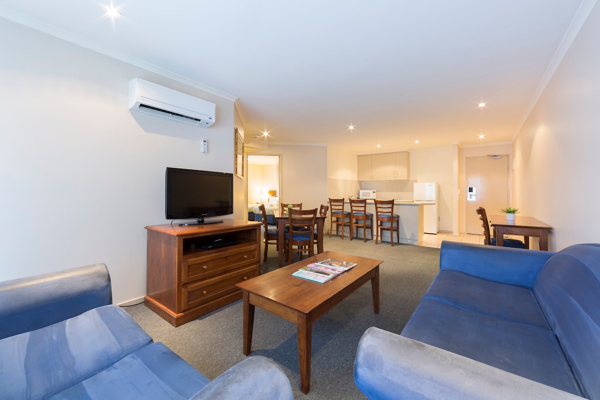 Canberra Parklands Central Hotel 2BD Apartment