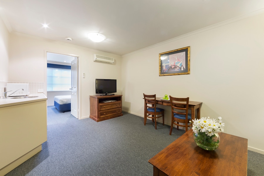 Canberra Central Parklands Hotel Studio