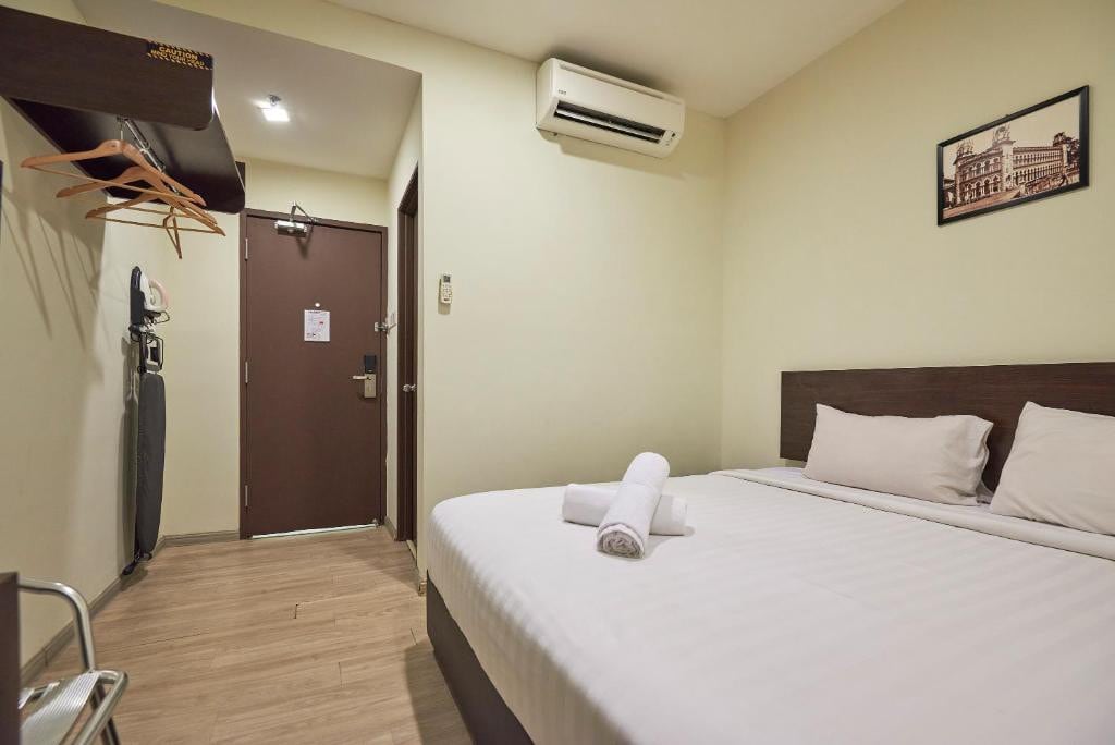 Adya | Std King 2 Pax Bedroom