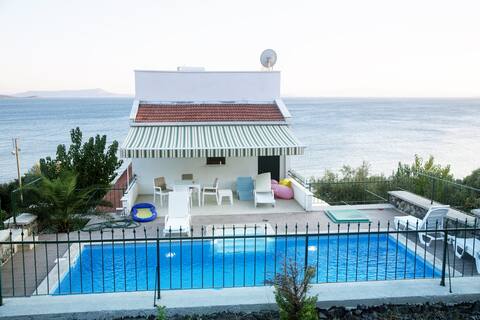 Villa Aquarium Candarli
