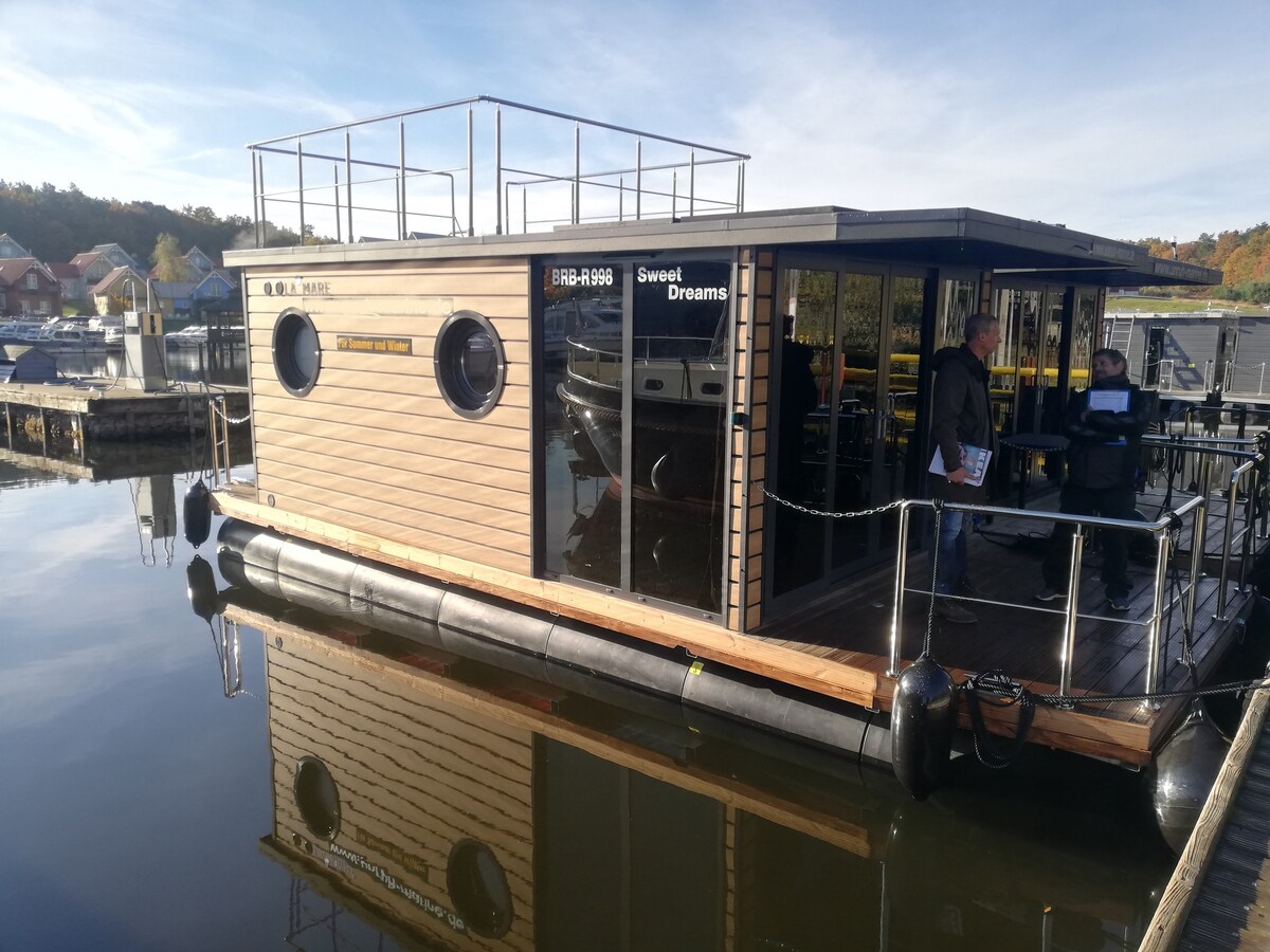 Hausboot in Brandenburg /Mecklenburger Seenplatte