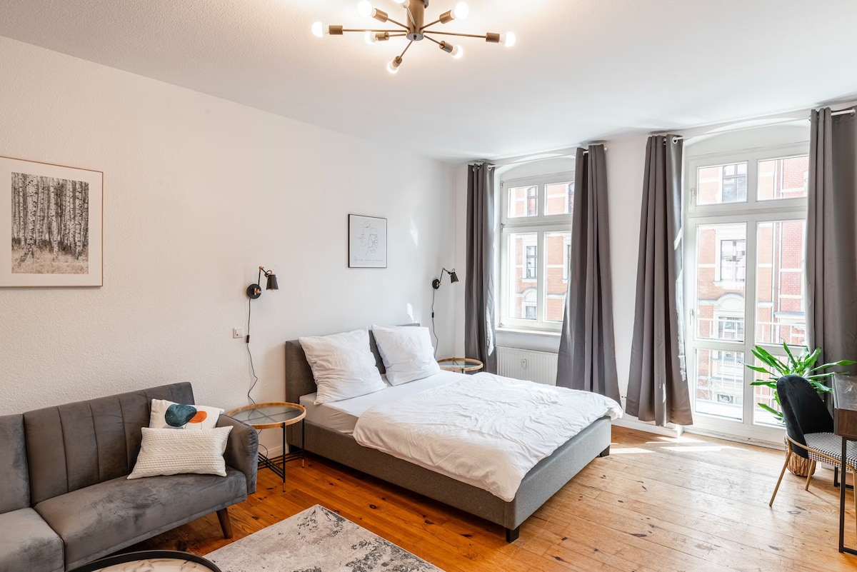 Terrace |Comfy Chic 3 Bedroom Apt| Prenzlauer Berg