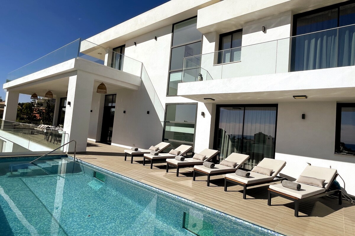 Stunning villa in Benalmádena