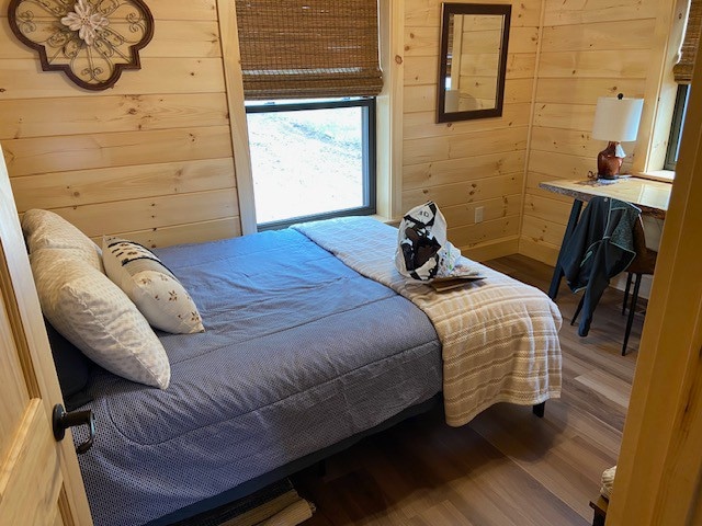 Cozy Log Home in a small town in the Mountains