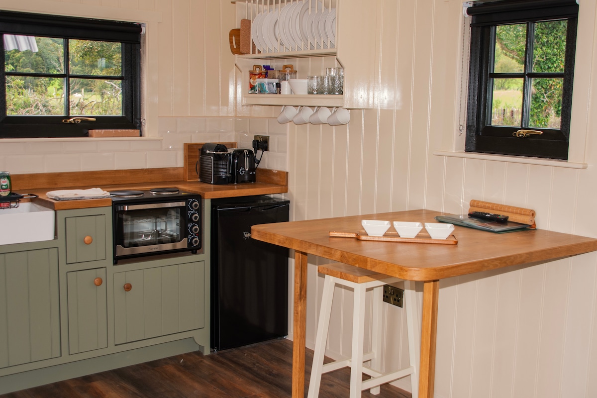 Luxury Five Person Shepherd Hut