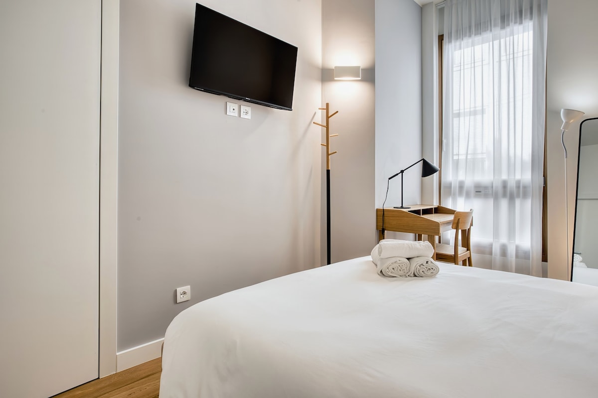 Near Duomo, New Luxury Apartment - Castore