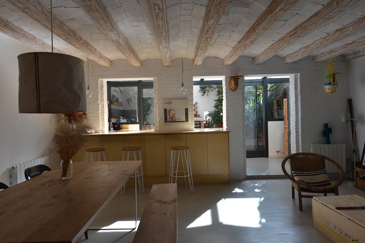 Beautiful flat with terrace in the center of BCN