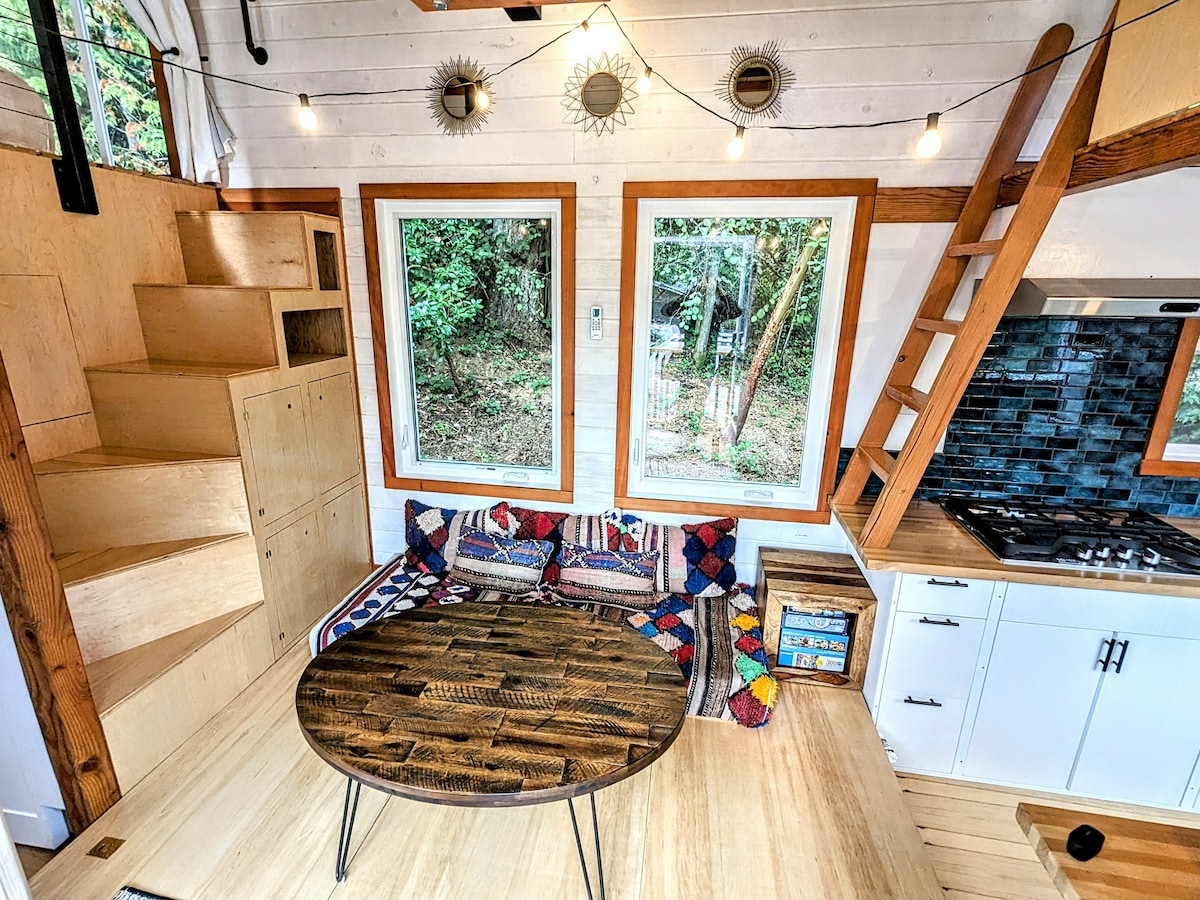 Unique Tiny Home with Beach Access!