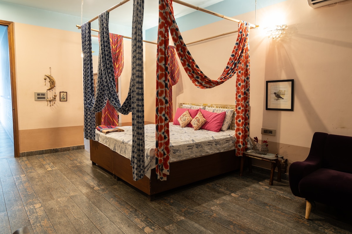 Eclectic room located in Greater Kailash 1
