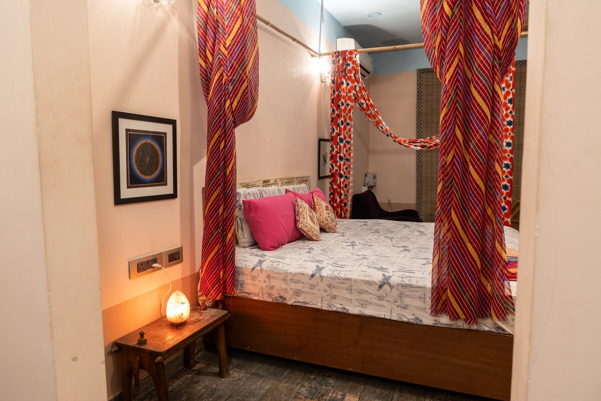 Eclectic room located in Greater Kailash 1