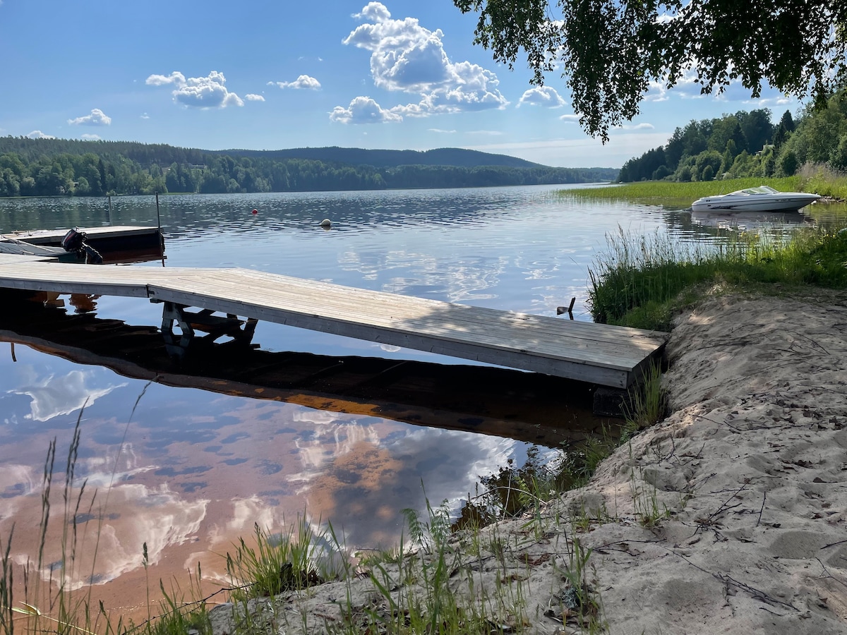 Ferienhaus nur 150 Meter zum See