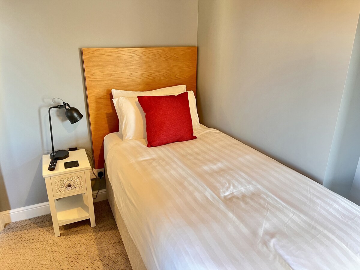 HK Rooms Room 10 – En-Suite