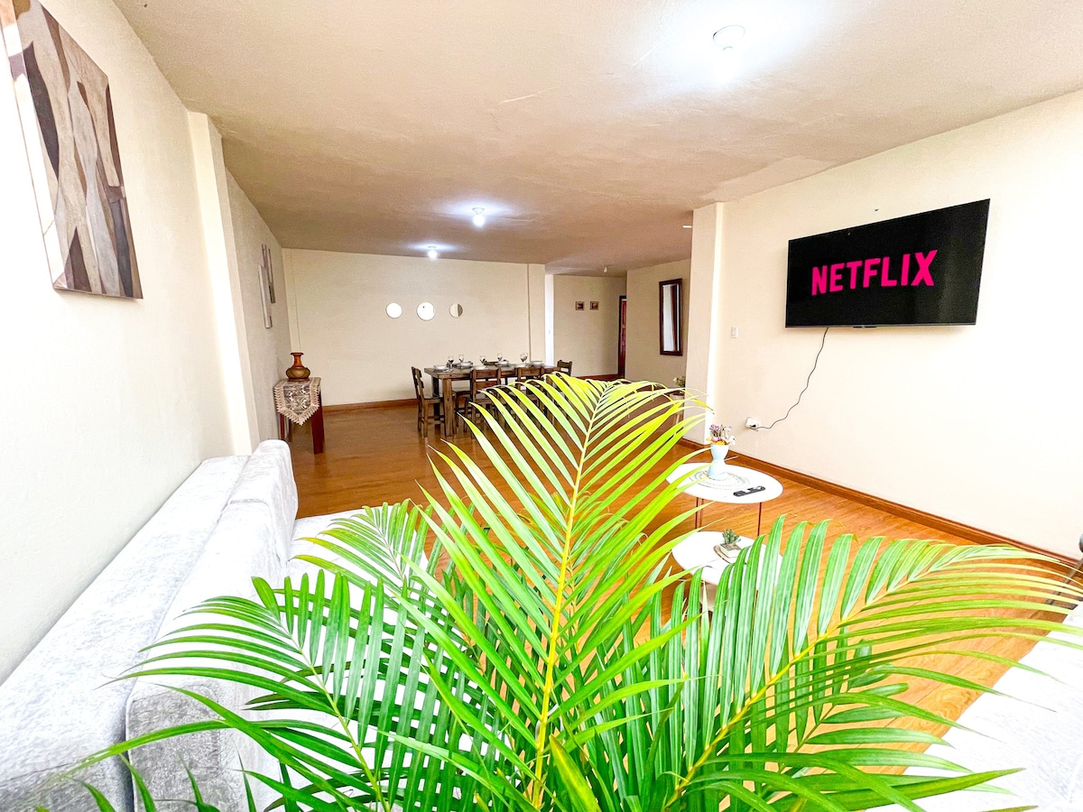 [Cathedral View] 150m2 3br 2ba + Netflix