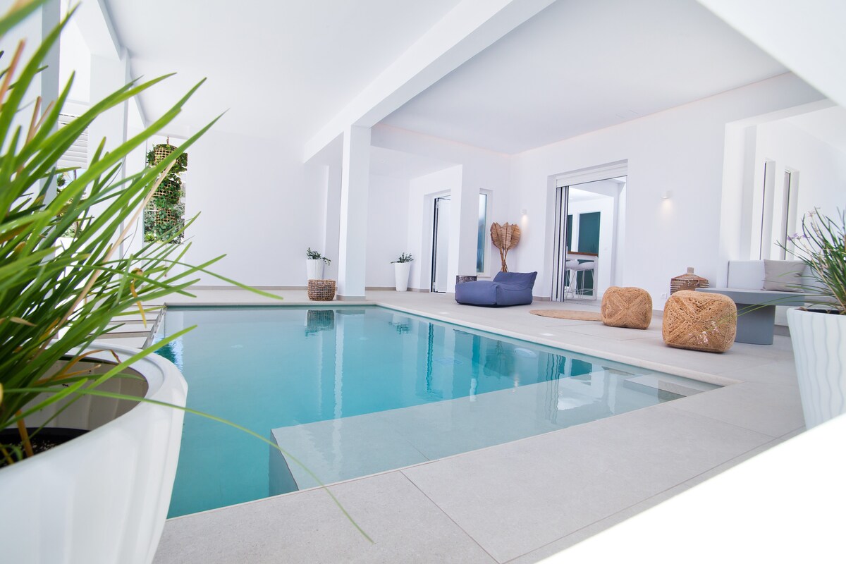 Almyra Pool Suite