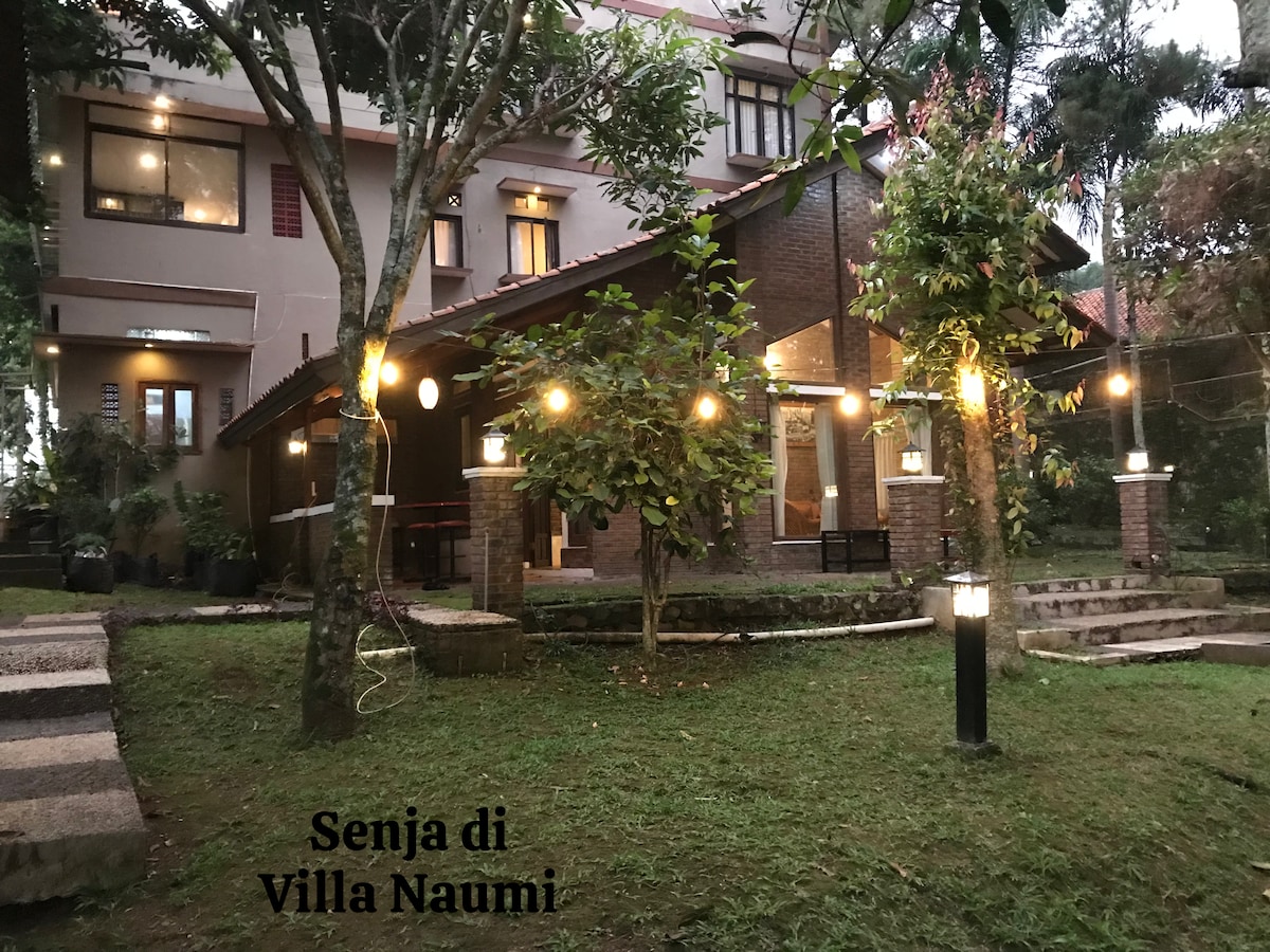 Villa Naumi, Villa Exotic di Bandung timur